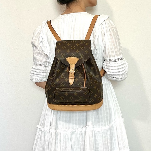 Louis Vuitton Handbags - 🍓LV Montsouris PM SP0041